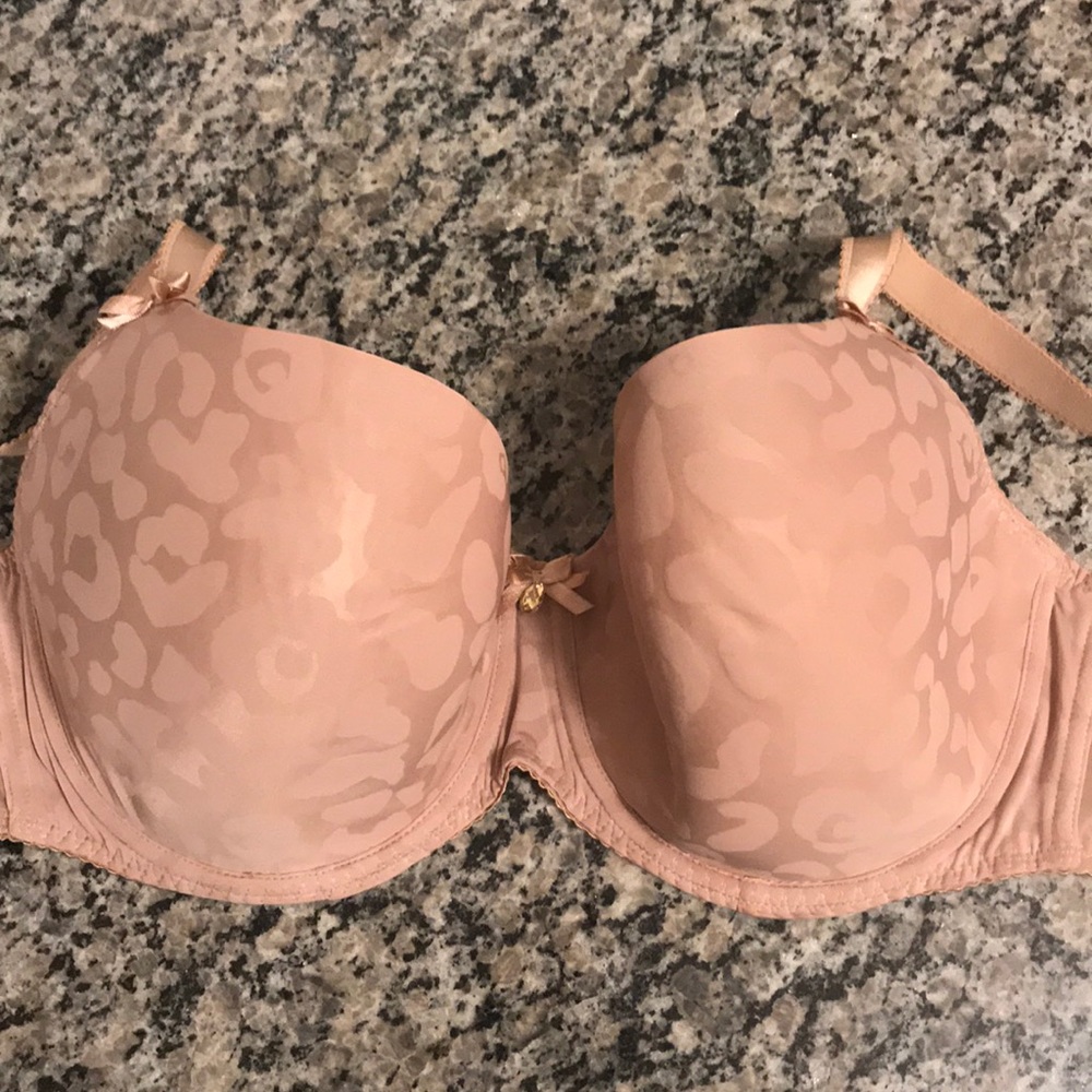 New Curvy Kate 32 J Nude Bra with tags